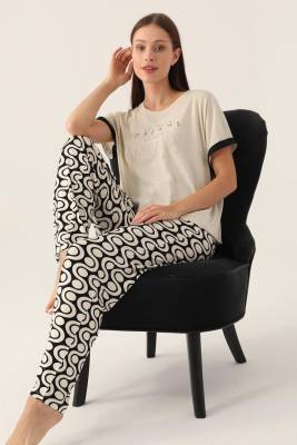 Arnetta - Arnetta Geometrik Desenli Cepli Yazlık Kadın Pijama Takımı, %100 pamuk (1)